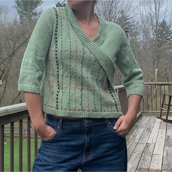Christopher & banks sweater 3/4 sleeve hand embroidered light green crossover L - Picture 11 of 11